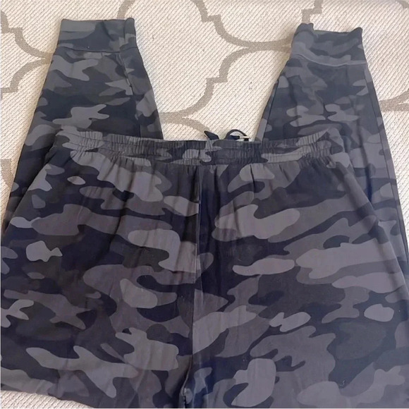 Soma WKND Soft Brushed Terry Jogger, black gray camo size XS - Picture 4 of 14